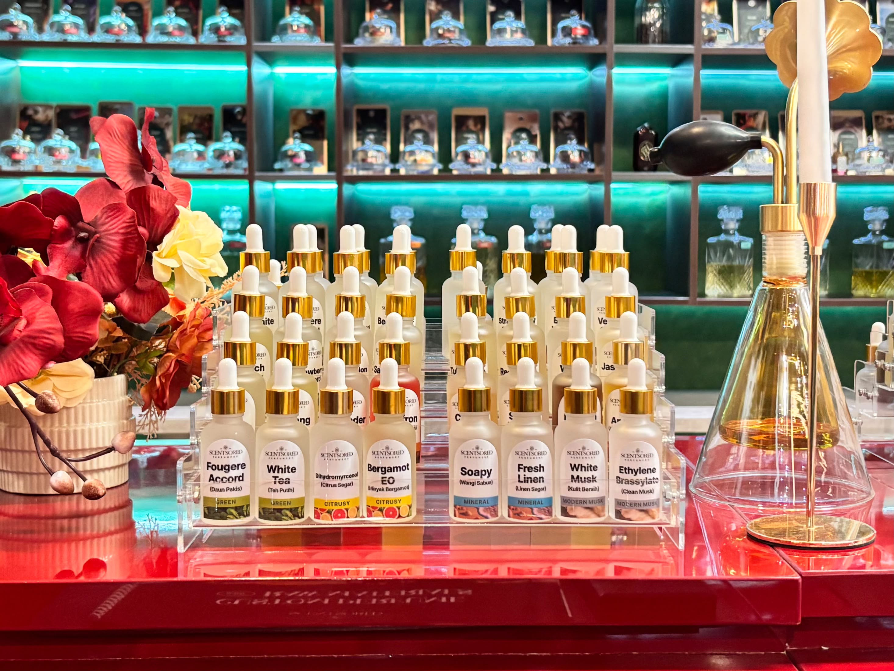 Koleksi parfum Scentsored